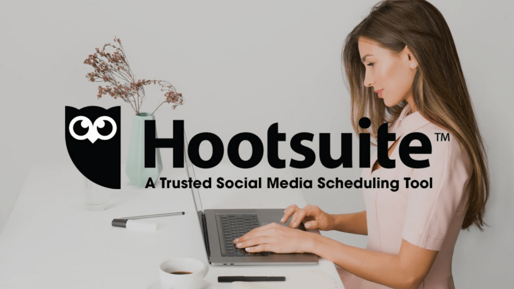 socinator-hootsuite-social-media